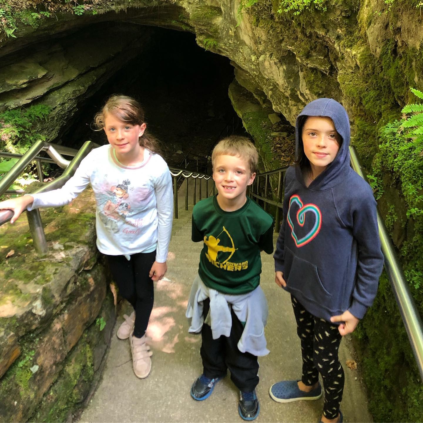 The last place visited in KY was @mammothcavenps. • It was such an awesome cave! We took the self guided tour and heard some awesome stories from the rangers while there. • Some fun facts about the cave are that : 1) There are several rooms inside cave that are over several acres in size! 2) There is a river that still runs underneath the cave and teams are still exploring it! (I most definitely could not be on that team! - it would freak me out to be under the earth in the dark, in a river ) 3) They have explored over 400 miles of the cave and still have yet to find the end! 4) It’s the world’s longest know cave system! • Swipe right to see the shoe washing station we had to go through to prevent the spread a fungus that grows in the cave. That was pretty cool too! •